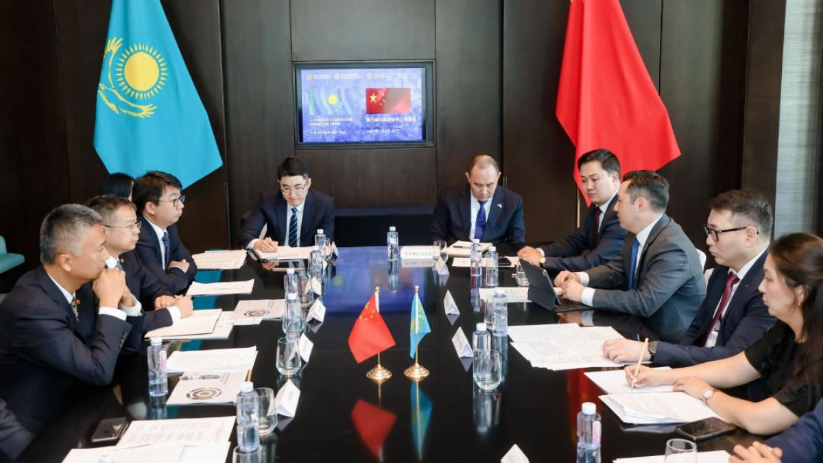 Kazakh  Minister of Trade and Integration meets with the of major Chinese exchanges
