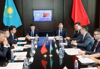 Kazakh  Minister of Trade and Integration meets with the of major Chinese exchanges