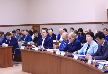 Мәжілісте заң бойынша кімдерге «ставка» қоюға тыйым салынатыны айтылды