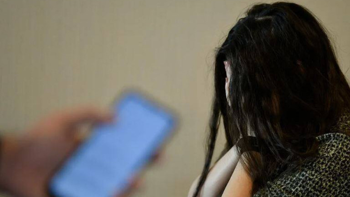 Житель Узбекистана угрожал девушке из Шымкента слить ее интимные фото в сеть