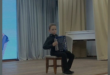 Юный казахстанец стал лучшим в мире по игре на баяне