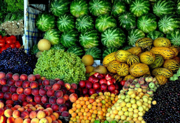 «Пайда мен зиян». Күн сайын жеміс-жидек жеуге бола ма?