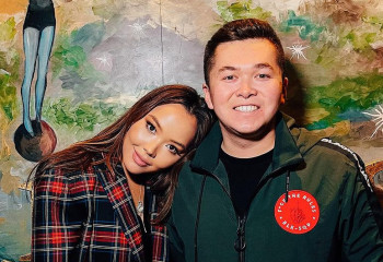 Қыран Талапбектің хиджаб киіп шыққан жары көпшілікті таңғалдырды