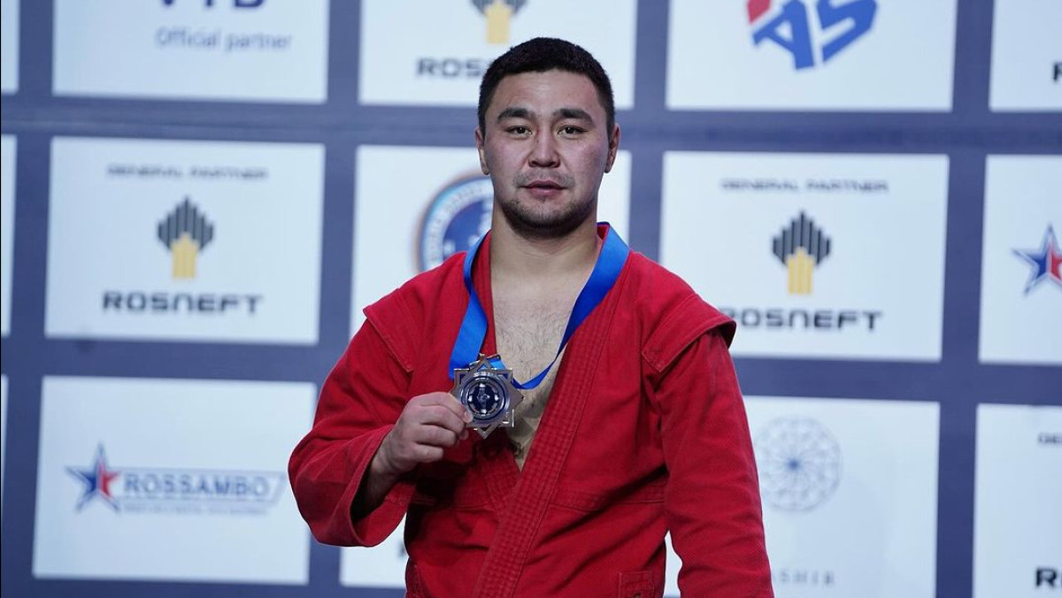 Еревандағы әлем чемпионатының екінші күнінде самбошылар тағы үш медаль иеленді