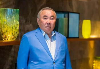 Сантехниктен меценатқа дейінгі жол: Болат Назарбаев кім еді?