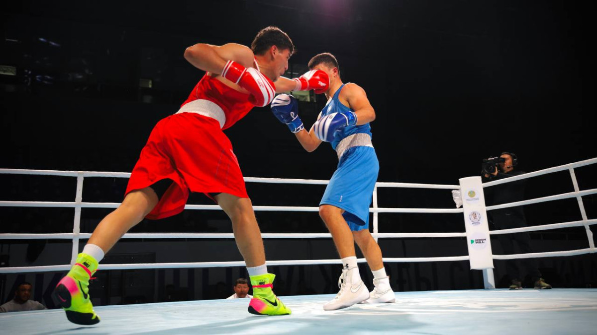 В первенстве боксеров соревнуются чемпионы мира в Астане