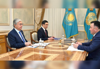 Kassym-Jomart Tokayev receives Chairman of the Supreme Court
