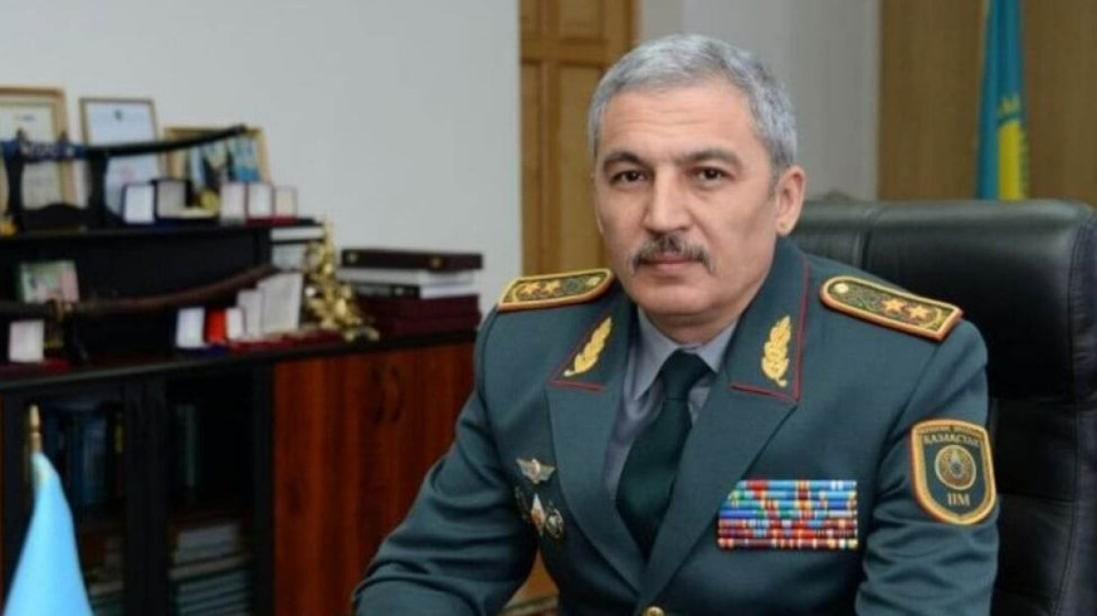 Отдают ли своих детей в армию высокопоставленные чиновники и депутаты, рассказал министр обороны