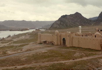 Экс-президент «Казахфильма» подозревается в коррупции за продажу построенной для кинопроекта «Кочевник» крепости «Туркестан»