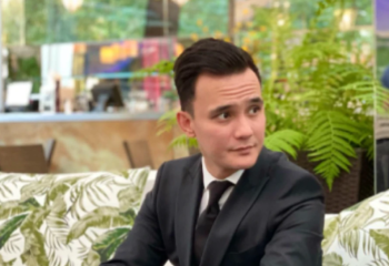 Орден дауынан кейін Әли Оқапов шетелде демалып жатыр