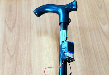 Учителя области Абай разработали электронный проводник для слепых