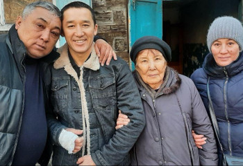 Әскери қызметші қарт әйел мен балалы отбасыны өрттен аман алып шықты