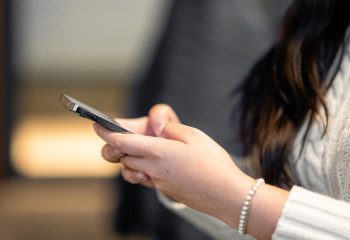 Apple agrees to improve texting between iPhones and Androids