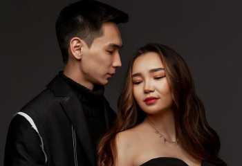 «6 миллион теңге»: танымал блогер сүйіктісіне бренд сағат сыйлады