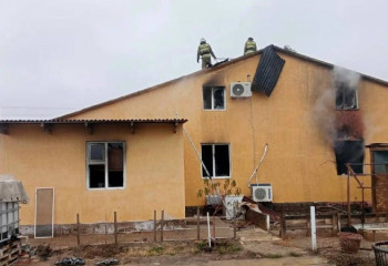 81-летнюю жительницу Атырау спасли из горящего двухэтажного дома