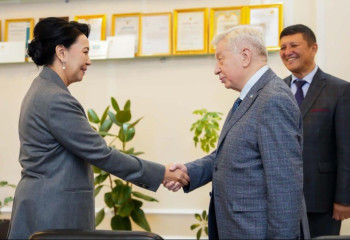 Мұхтар Әуезов университетіне - 80 жыл!