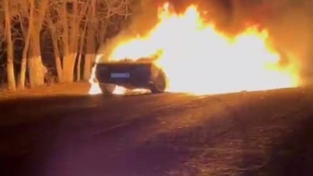 Два авто сгорели при столкновении на трассе Алматы-Коргас