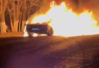 Два авто сгорели при столкновении на трассе Алматы-Коргас