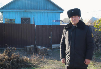 Талдықорғанда әскери полиция қызметкері қарт әйелді өрттен аман алып шықты