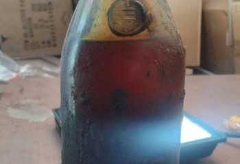 Вино 200-летней выдержки обнаружили археологи