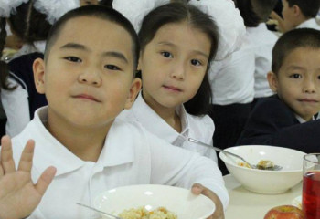 Елімізде мектептердегі тамақ сапасын бақылау күшейтіледі