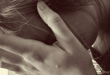 Преподавателя уволили за приставания к студентке в Астане