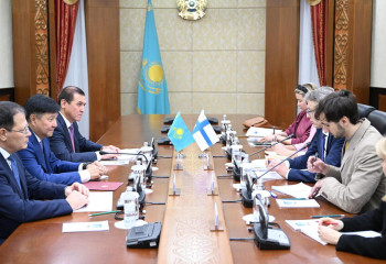 Сенатор Жақып Асанов Финляндияның әділет канцлерімен кездесті