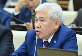 Мәжіліс депутаты Қазақстанда қосымша уақыт белдеулерін жоюды ұсынды