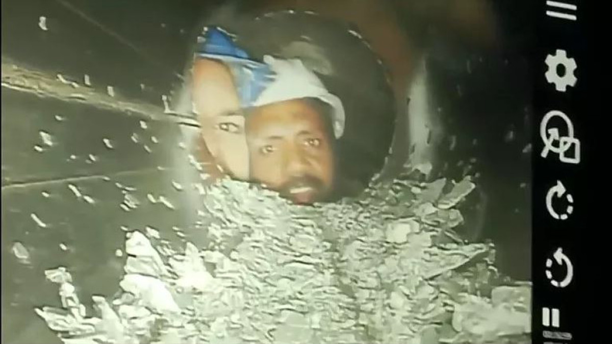 В Индии установлена видеосвязь с блокированными в тоннеле рабочими