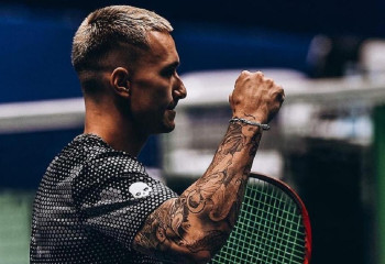 Драмой завершился матч казахстанского теннисиста на турнире в Валенсии