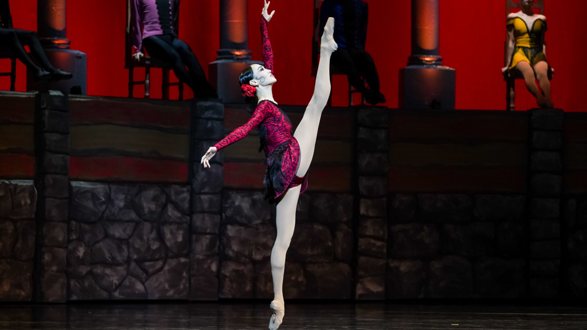  astanaballet.com 
