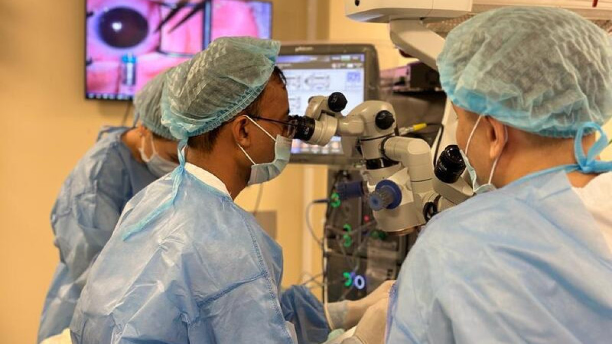Ведущий хирург из Индии провел мастер-класс для столичных врачей