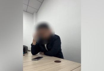 Мужчина в Атырау сдавал несуществующие квартиры женским голосом