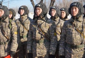 Курсанты военного института совершили стокилометровый марш на боевой технике