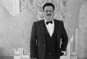 «Дос-Мұқасан» тобының солисі Ақжол Мейірбеков қайтыс болды