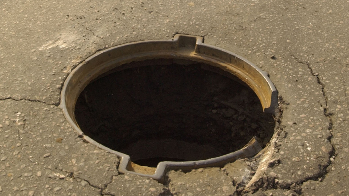 Тело ребенка обнаружили в канализационном люке в Кызылорде
