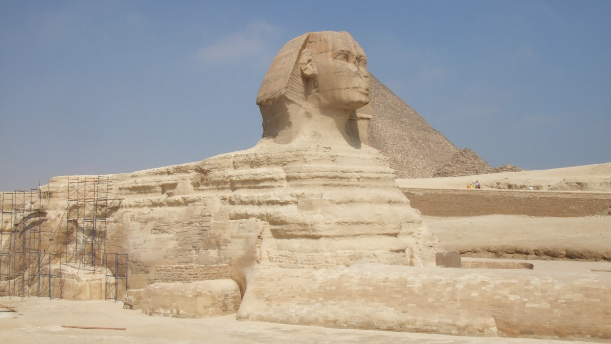 Загадка египетского сфинкса – что скрывает таинственная статуя под своим огромным телом