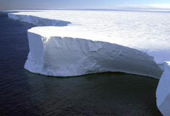 Антарктидадағы ең алып мұздық еріп жатыр