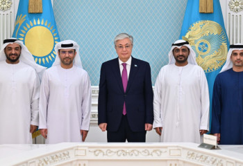 Head of State meets with Managing Director of Abu Dhabi Ports Group