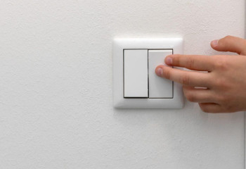 Павлодарда дауылдың кесірінен ауылдар жарықсыз қалды. Әкім жағдайды түсіндірді