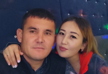 «Сезімнен бұрын екі бауырым маңызды болды». Әмеңгерлікпен келініне үйленген ер адам сынға жауап берді