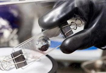 Астероидную пыль - ровесницу Солнечной системы изучают британские учёные