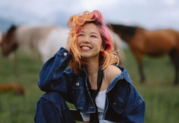 Тиктокер Алина Ким показала как разговаривает на казахском языке с Алисой