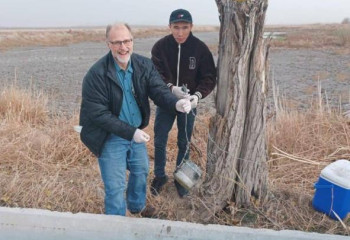 АҚШ профессоры Дулати ғалымдарымен бірге су құрамын зерттеуде