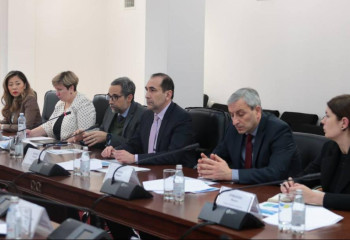 Development of Trans-Caspian International Transport Route discussed with World Bank