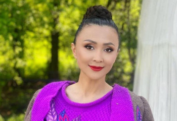 Әнші Меруерт Түсіпбаева ұлының үйленуіне қарсы екенін айтты