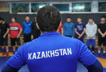 Астанада еркін күрес шеберлері жас спортшылармен кездесті