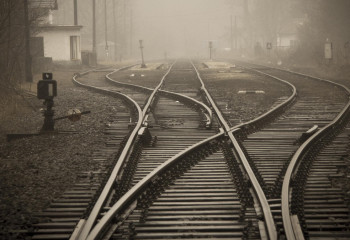 Должностные лица КТЖ требовали у бизнесмена строительство железнодорожного пути