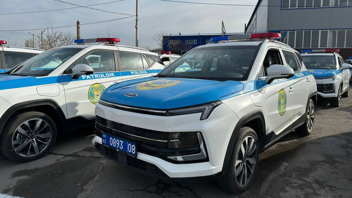 Электрокары отечественного производства купили для полицейских Жамбылской области