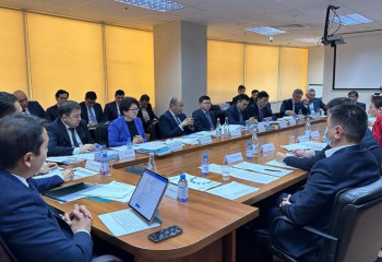 Министр промышленности и строительства РК встретился с представителями крупных предприятий ГМК